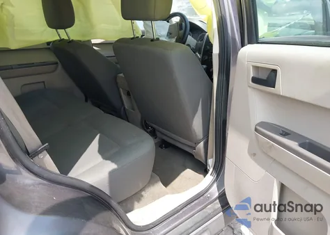 2009 Ford Escape Xls/Xls Manual z USA, uszkodzony, nr VIN 1FMCU02789KD14178